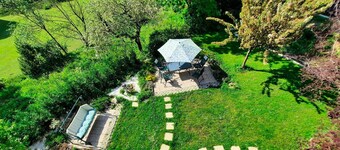 Deerwood-Holiday Cozy Apartment with Bled Castle View and Pretty Garden