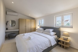 5 habitaciones, escritorio, tabla de planchar con plancha y wifi gratis