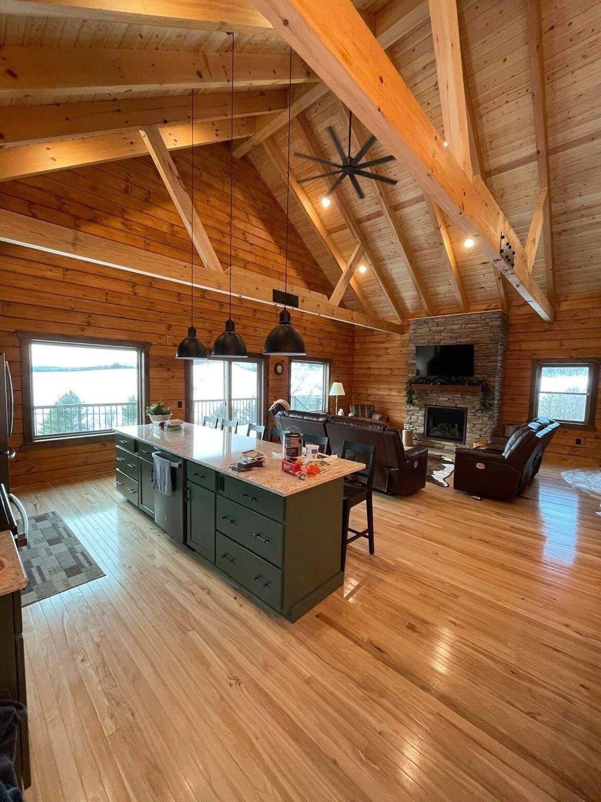 Luxurious Hilltop Log Cabin with Scenic View