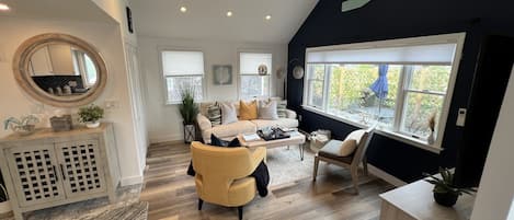 Smart TV, books, offices