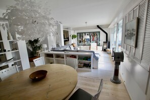 Dining - Large, very quiet house close to the center, swimming pool, 5 minutes from the beach. Saturday to Saturday (Cadaqués)