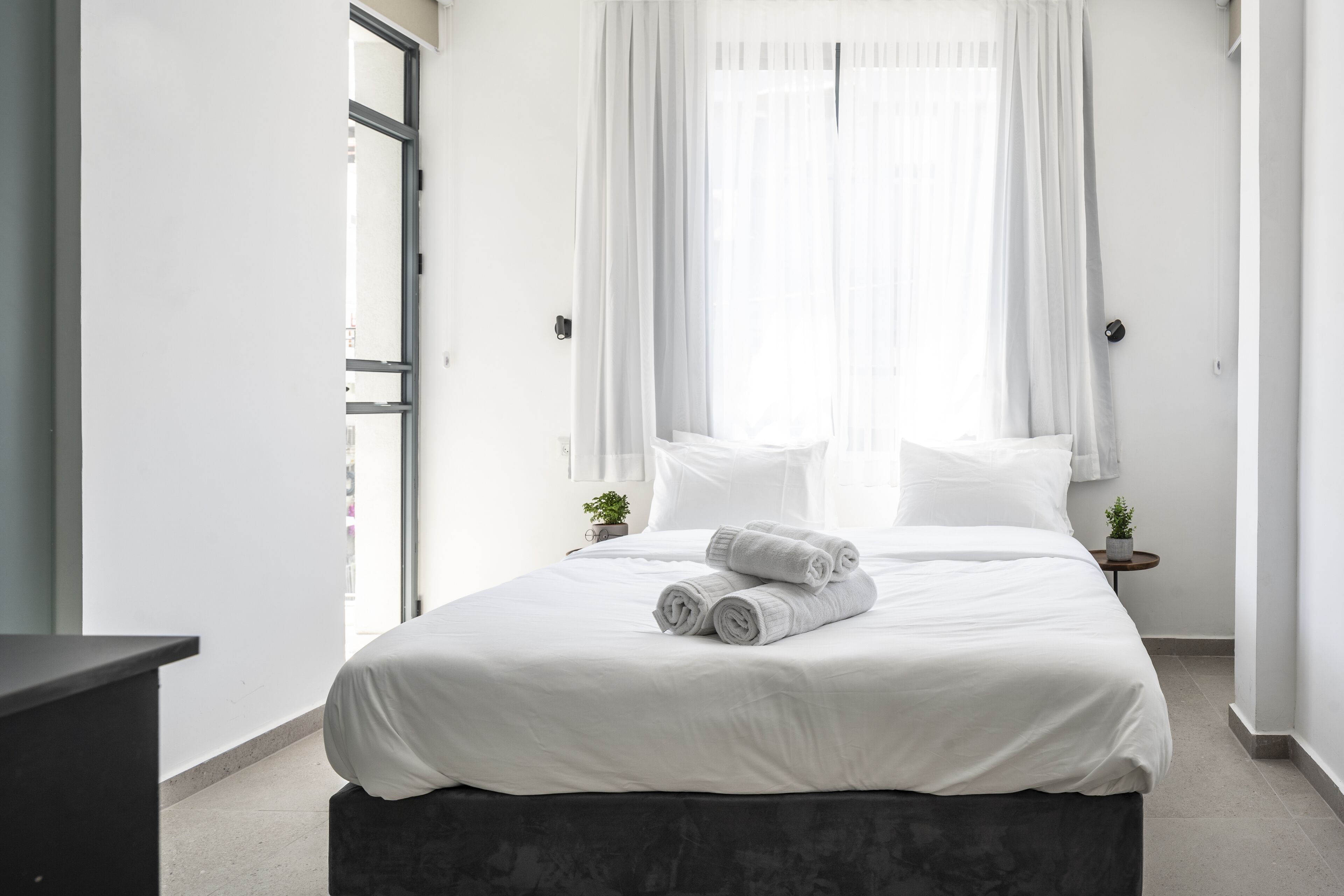 Photo - De' Mar Florentine By Peraia