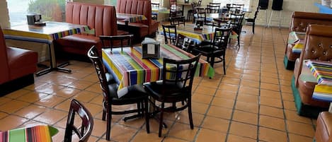 Breakfast, lunch and dinner served