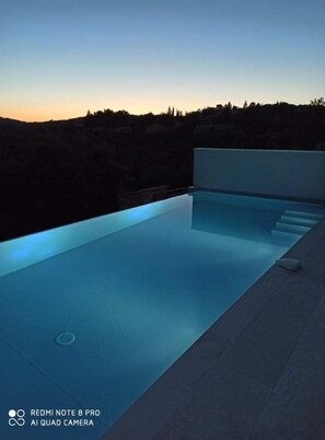 Outdoor pool, a heated pool