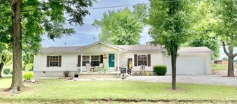 Johnnie Sue’s in Wheatland. 3 bed, 2 bath home, plenty of parking, sleeps 10.