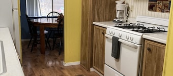 2BR/2BA Doublewide at a Scenic Trinity River Resort