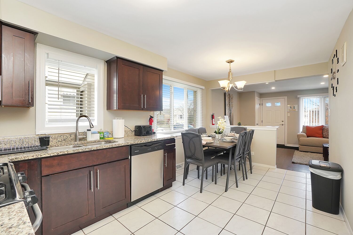 Chicago FHS Rental - Narragansett