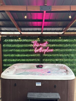Indoor spa tub