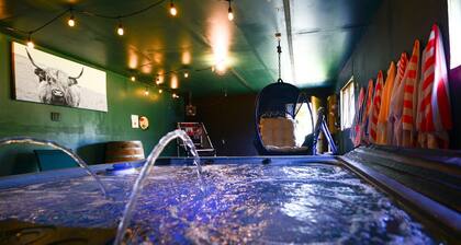 Blue Tiny Home.Hottub. Fireplace.NearStCroixStatePk