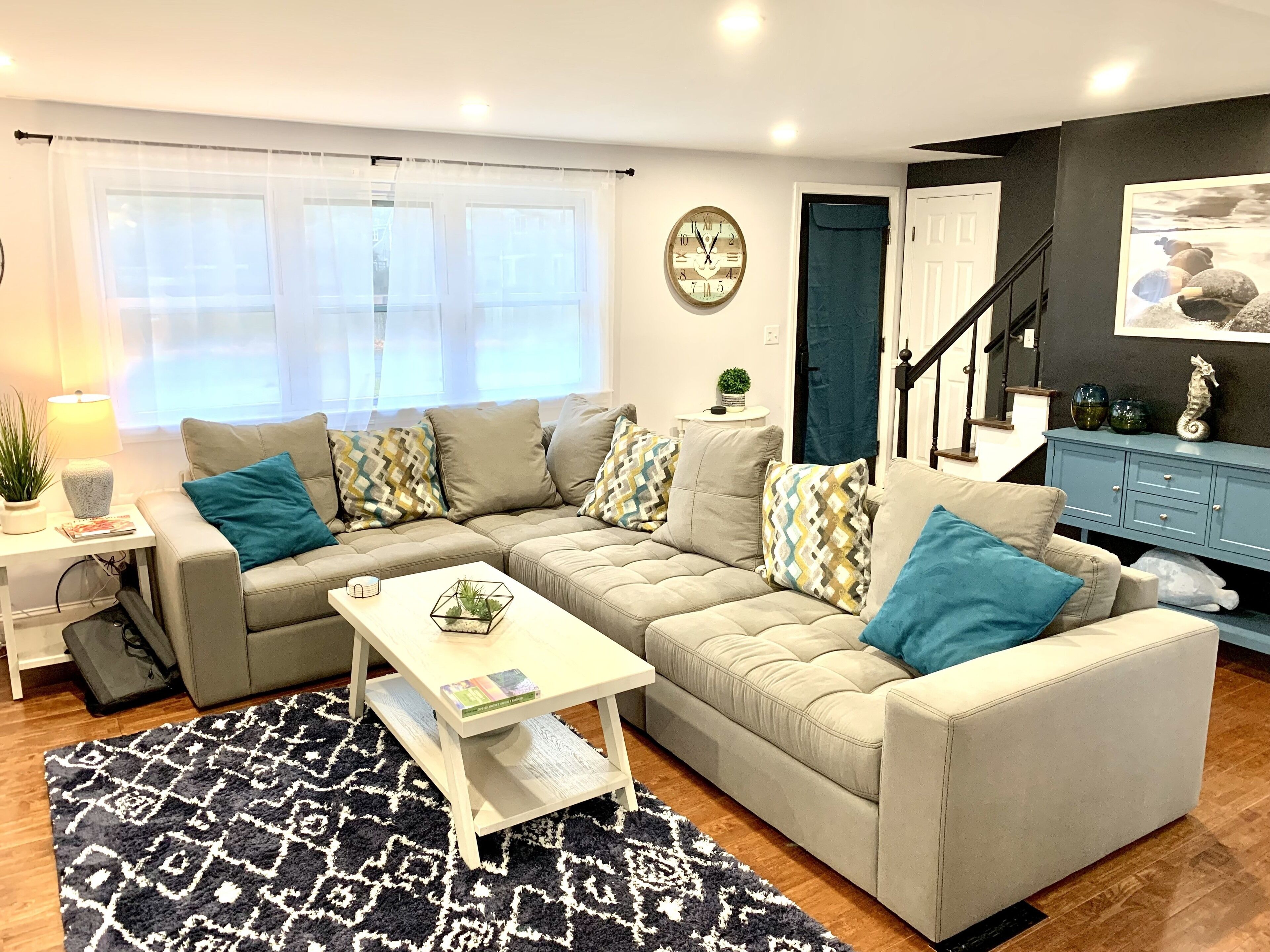 Dogs stay free, Modern 4BR, sleeps 10, Cape Home