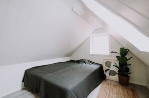 Premium Apartment | 3 bedrooms, desk, laptop workspace, iron/ironing board - Bergen Beds - The Penthouse (Bergen)