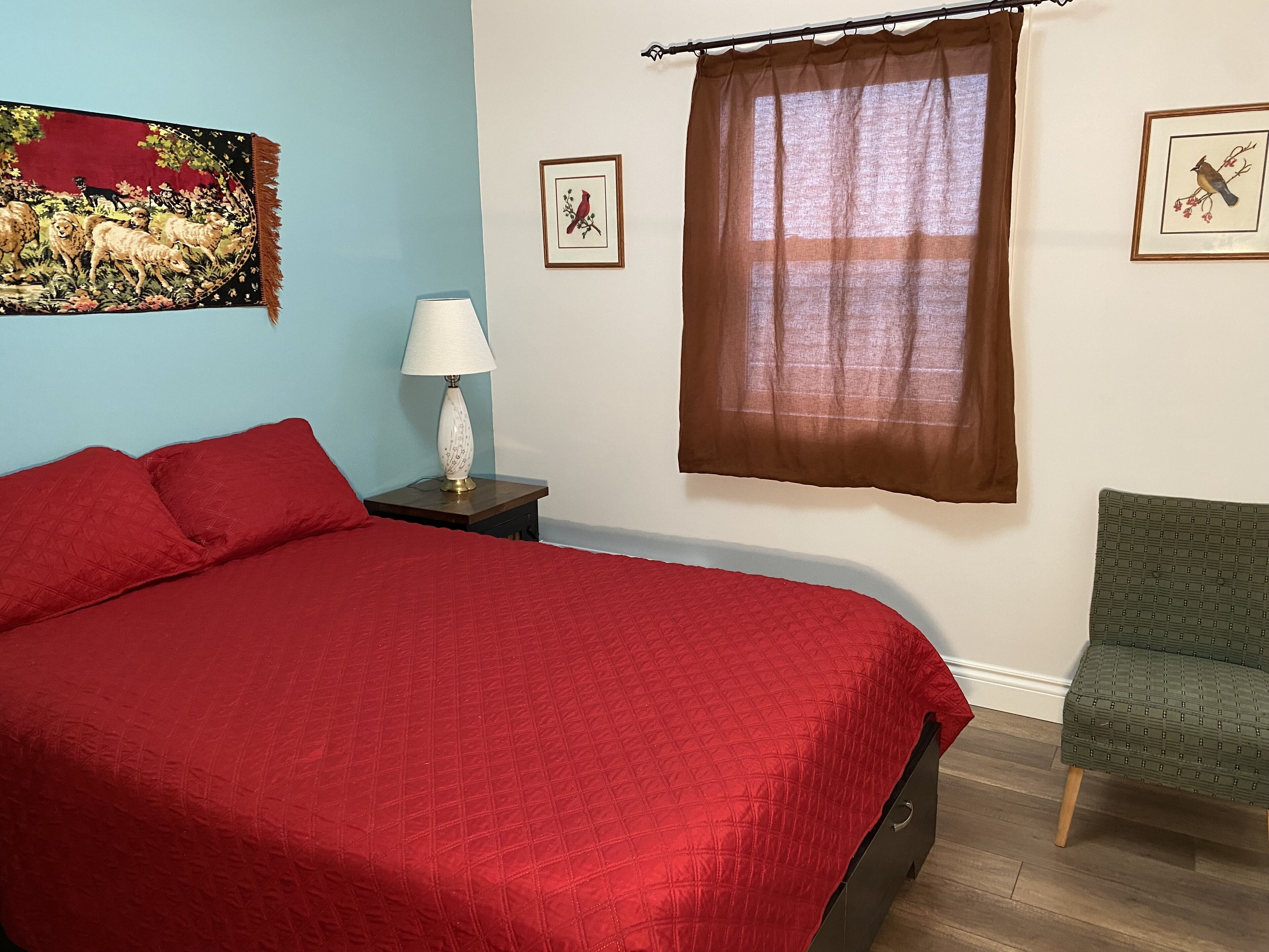 Jolly Seaside - Heart of Saint Andrews - small water view.