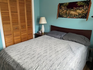 2 bedrooms, WiFi, bed sheets
