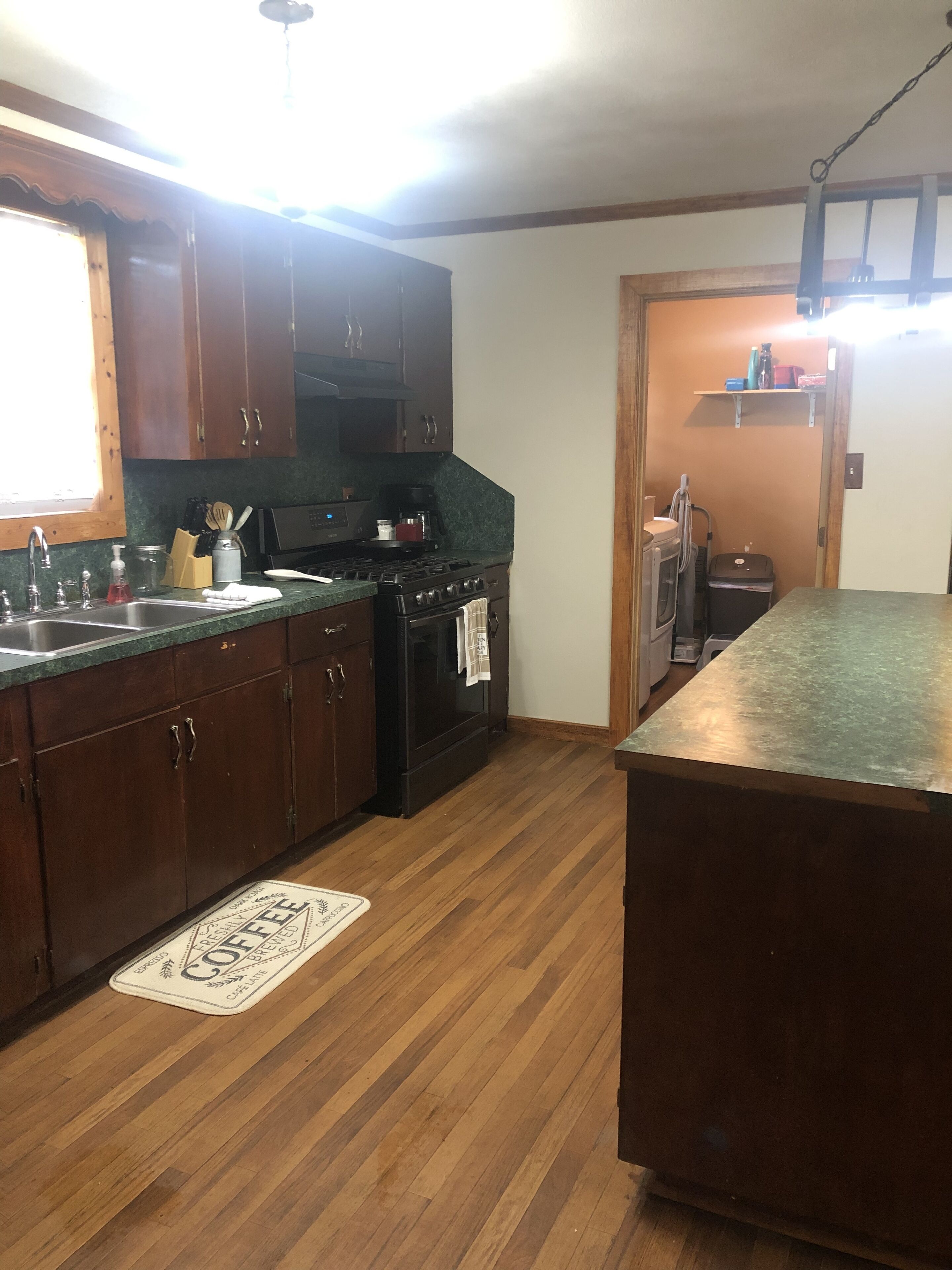 Cozy house close to public boat launch.