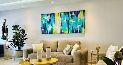 Central espaciosa y elegante con AC, Jacuzzi y 4 habitaciones en Pinares