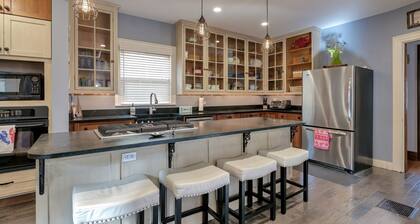 Charming 5 BDR/4BA home in the Heart of Bar Harbor