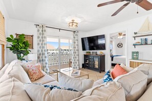 4 makuuhuonetta, silitysrauta/-lauta, vauvan matkasänky, ilmainen Wi-Fi