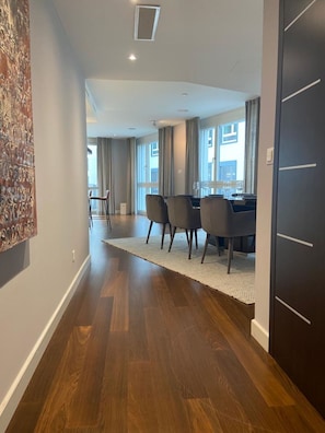Luxury Apartment (incl. cleaning fee of 600 CHF) | Living area | Flat-screen TV, heated floors