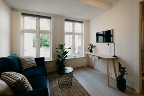 Studiosvit Classic | Vardagsrum | 55-centimeters smart-tv med digitalkanaler, tv och Netflix
