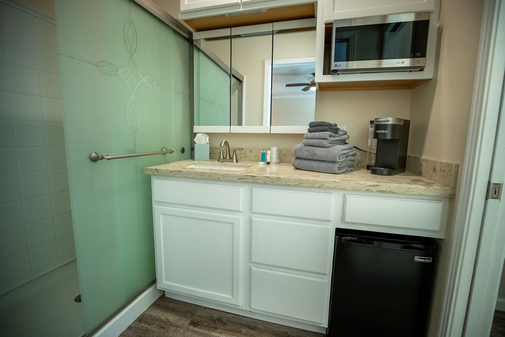 Studio V on Armstrong - Countryside View