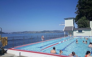 Indoor/outdoor pool - Bergen Beds - Studio Second Level (Bergen)