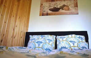 1 chambre, fer et planche à repasser, lit parapluie, Wi-Fi