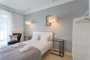 Iron/ironing board, free WiFi, bed sheets