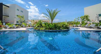 Cayman Luxury Rentals at One Canal Point