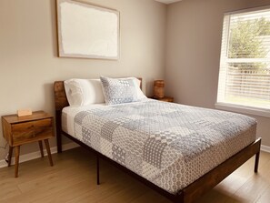 3 slaapkamers, een kluis op de kamer, een bureau