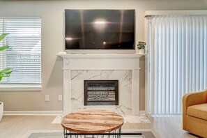 TV connectée, cheminée