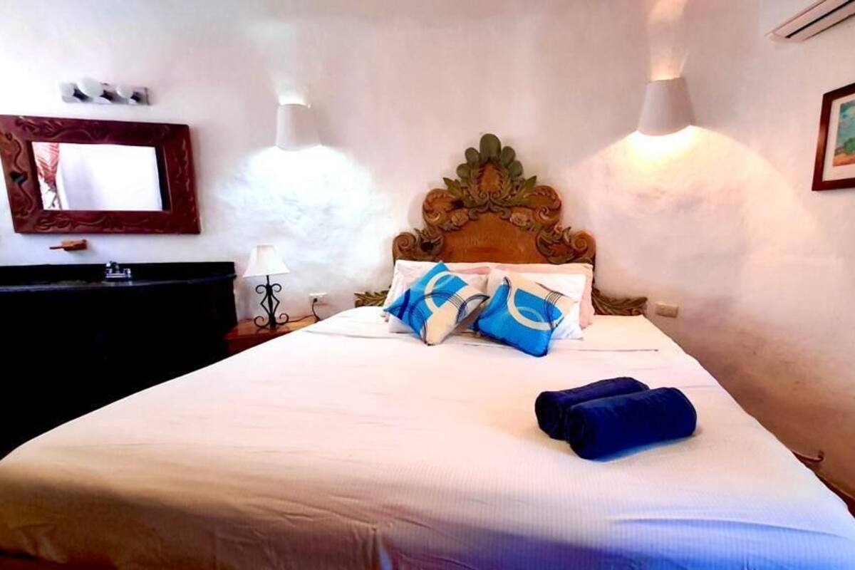Room (KBS) | Free WiFi, bed sheets