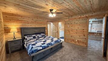 6 bedrooms, desk, travel cot, free WiFi