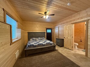 6 bedrooms, desk, travel crib, free WiFi