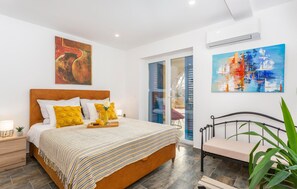 4 bedrooms, free WiFi, bed sheets