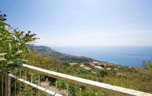 Property grounds - Beautiful home in Cetraro with kitchen (Cetraro)