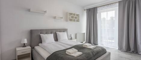 1 habitación, tabla de planchar con plancha, wifi gratis y ropa de cama