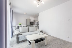 TV - Vacation apartment by the sea, vacation on the island of Usedom, Apartment FLOTYLLA 13 (Swinoujscie)