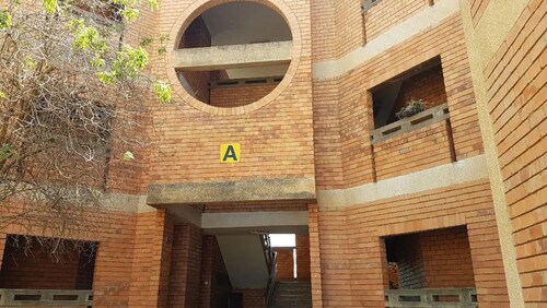 Cozy and clean 3 bed roomed apartment situated in Ibex Hill