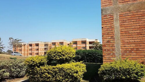 Cozy and clean 3 bed roomed apartment situated in Ibex Hill