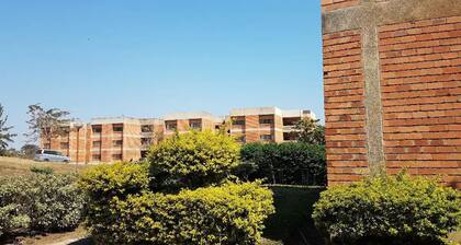 Cozy and clean 3 bed roomed apartment situated in Ibex Hill