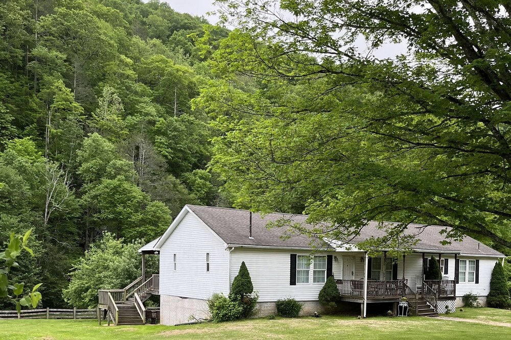 Secluded 3 bedroom home with creek in the back yard