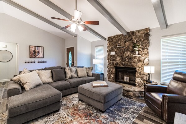 Älytelevisio, takka, videopelejä