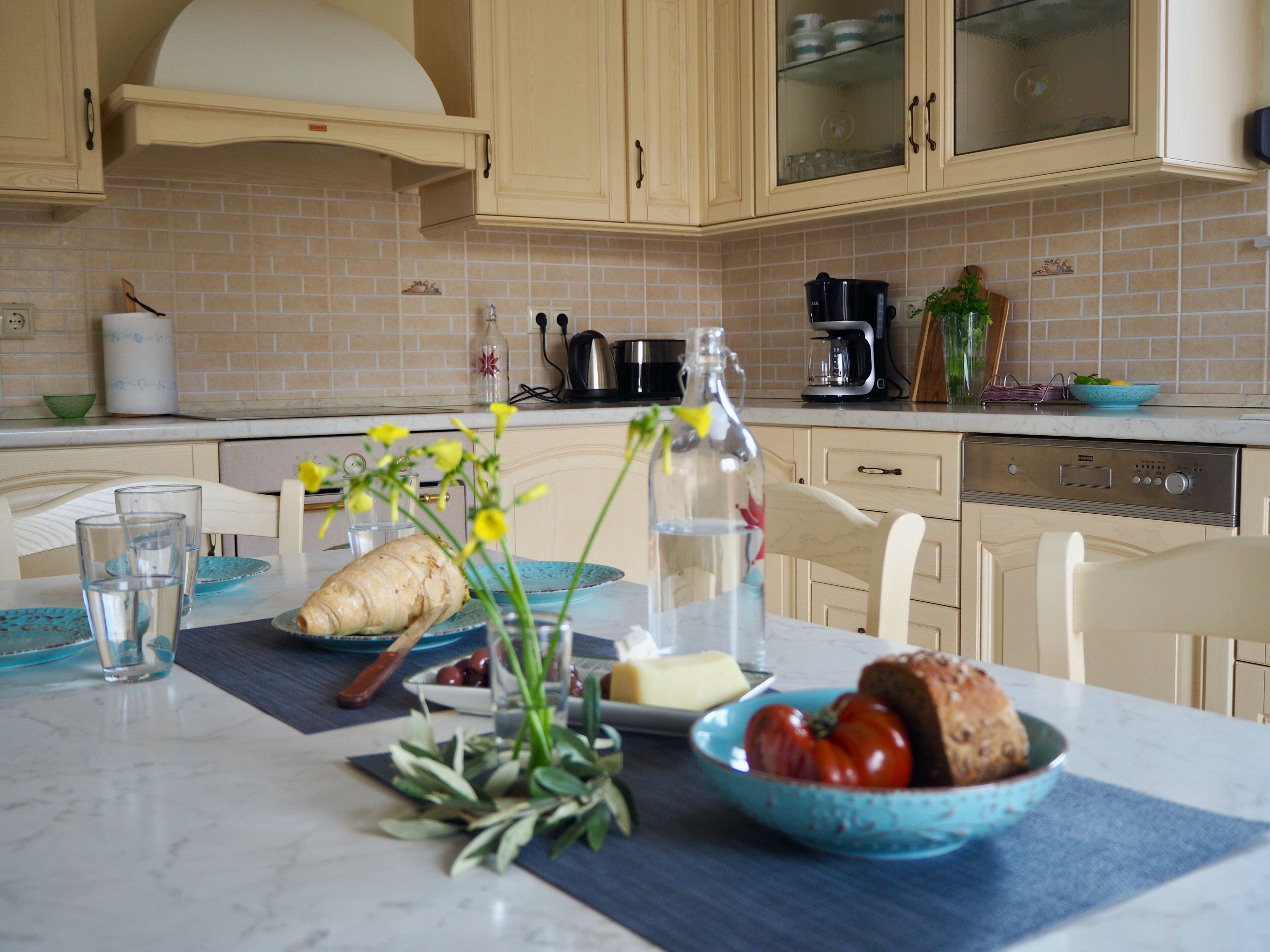 Great holiday home, sea views, close to the beach and with plenty of space to relax