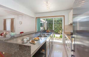 Kühlschrank, Ofen, Herdplatte, Geschirrspüler