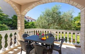 Outdoor dining - 2 bedroom cozy apartment in Malinska (Malinska)
