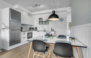Fridge, microwave, dishwasher, coffee/tea maker
