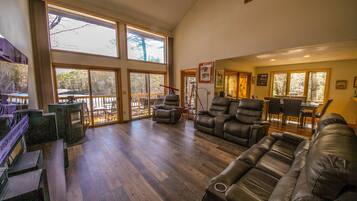 Téléviseur connecté, foyer, jeux vidéo, lecteur de DVD