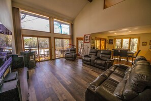 Smart TV, fireplace, video games, DVD player - Private home with beach in a secluded cove all to yourself. (MOULTONBORO)