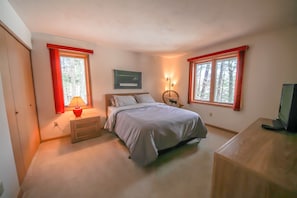 3 bedrooms, desk, iron/ironing board, travel crib - Private home with beach in a secluded cove all to yourself. (MOULTONBORO)