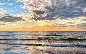 Una spiaggia nelle vicinanze, pesca